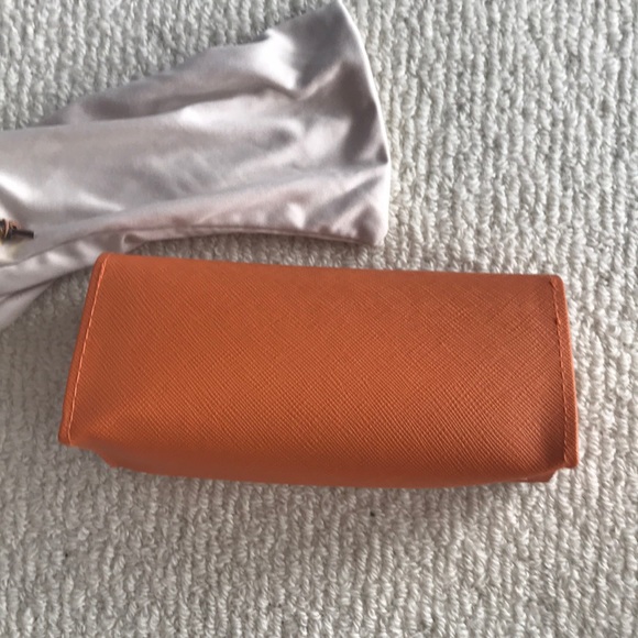 Tory Burch sunglass case with small bag - Picture 4 of 5